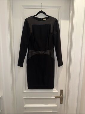 L'AGENCE Black Long-Sleeve Sheath Dress